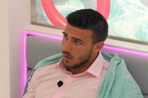 Love Island Review Tommy Exists At The Centre Of A Great