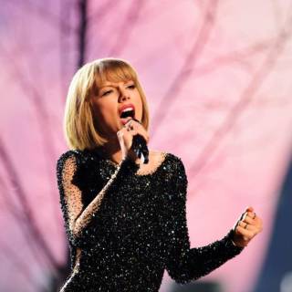Taylor Swift Net Worth What Is T Swift Worth Compared To Ariana