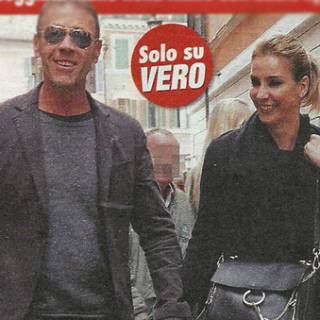 Rocco Siffredi Innamorato Vacanze Romane Con La Moglie Rosa Caracciolo E Il Figlio Leonardo Start Magazine Deep cheeks iv (1993).в титрах rossa. rocco siffredi innamorato vacanze